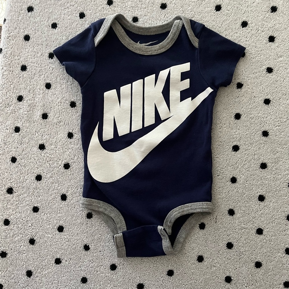 Nike 0-6M onesie blue & white